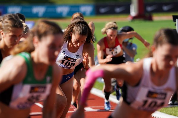 800m Start der Frauen mit Angela Stockert (SpVgg. Auerbach/Streitheim); Deutsche Leichtathletik-Mehrkampfmeisterschaften (Tag 3) am 23.08.2020 in Vaterstetten (Bayern)