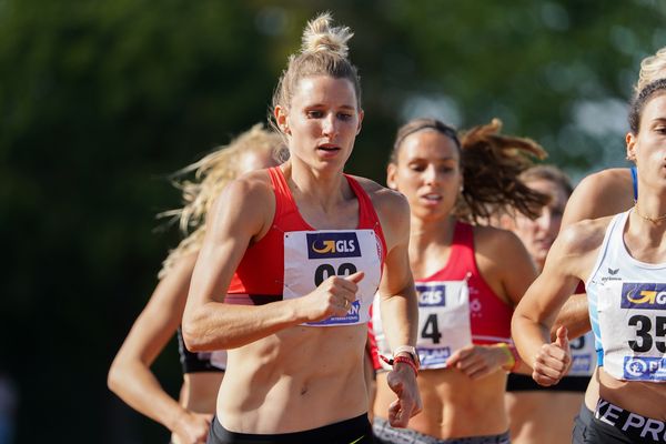 Deutsche Mehrkampfmeisterin Carolin Schaefer (LG Eintracht Frankfurt) beim 800m Lauf; Deutsche Leichtathletik-Mehrkampfmeisterschaften (Tag 3) am 23.08.2020 in Vaterstetten (Bayern)