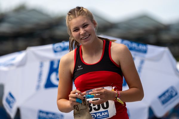 Lara Hundertmark (Einbecker SV) beim Hammerwurf am 04.09.2020 waehrend den deutschen Leichtathletik-Jugendmeisterschaften im Frankenstadion in Heilbronn (Tag1)