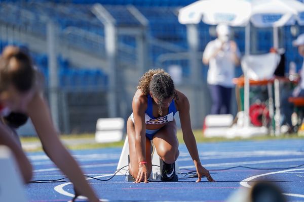 Hannah Omer (Rukeli Trollmann e. V.) beim 400m Vorlauf Start am 04.09.2020 waehrend den deutschen Leichtathletik-Jugendmeisterschaften im Frankenstadion in Heilbronn (Tag1)