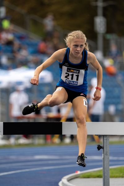 Ronja Funck (TV Jahn Walsrode) ueber 2000m Hindernis am 04.09.2020 waehrend den deutschen Leichtathletik-Jugendmeisterschaften im Frankenstadion in Heilbronn (Tag1)