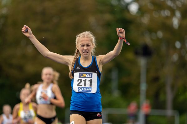 Ronja Funck (TV Jahn Walsrode) ueber 2000m Hindernis am 04.09.2020 waehrend den deutschen Leichtathletik-Jugendmeisterschaften im Frankenstadion in Heilbronn (Tag1)