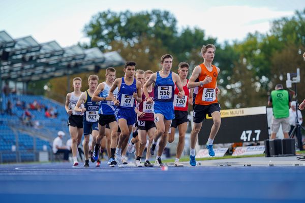 3000m mit Anas Belfqih (TV Waldstrasse Wiesbaden), Robin Mueller (Erfurter LAC), Felix Ebel (Emder Laufgemeinschaft) und Clemens Herfarth (LG Sued Berlin) am 04.09.2020 waehrend den deutschen Leichtathletik-Jugendmeisterschaften im Frankenstadion in Heilbronn (Tag1)