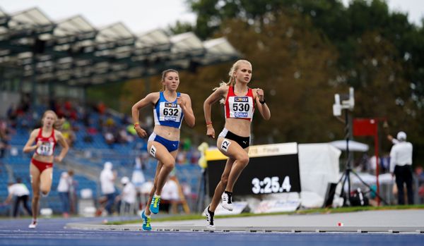 Lisa Merkel (LG Region Karlsruhe) und Julia Rath (LAC Quelle Fuerth) im 1500m Finale am 05.09.2020 waehrend den deutschen Leichtathletik-Jugendmeisterschaften im Frankenstadion in Heilbronn (Tag2)