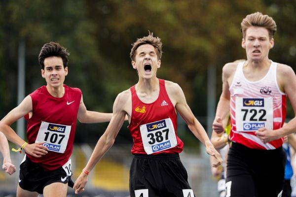 Tim Kalies (Braunschweiger Laufclub) freut sich ueber Silber ueber 1500m am 05.09.2020 waehrend den deutschen Leichtathletik-Jugendmeisterschaften im Frankenstadion in Heilbronn (Tag2)