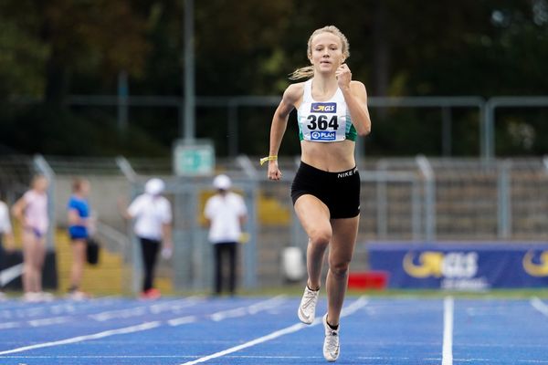 Nele Jaworski (VfL Wolfsburg) ueber 200m am 05.09.2020 waehrend den deutschen Leichtathletik-Jugendmeisterschaften im Frankenstadion in Heilbronn (Tag2)