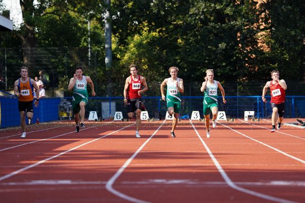 100m Finale der Maenner mit (vl.n.r): Till Meyerhoff (TV Norden), Michel Meissner (VfL Wolfsburg), Robert Wolters (VfL Eintracht Hannover), Jeron Serbin (VfL Wolfsburg), Magnus Bunar (VfL Wolfsburg) und Armin Baaske (VfL Eintracht Hannover) am 12.09.2020 waehrend den niedersaechsischen Leichtathletik-Landesmeisterschaften im Erika-Fisch-Stadion in Hannover (Tag 1)