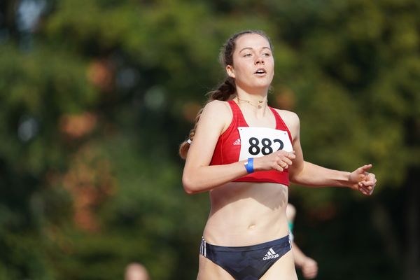 Smilla Kolbe (VfL Eintracht Hannover) und Anna Kremming (SV Werder Bremen) ueber 800m am 13.09.2020 waehrend den niedersaechsischen Leichtathletik-Landesmeisterschaften im Erika-Fisch-Stadion in Hannover (Tag 2)