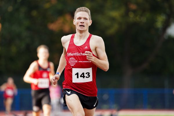 Kilian Gruenhagen (LG Braunschweig) ueber 1500m am 13.09.2020 waehrend den niedersaechsischen Leichtathletik-Landesmeisterschaften im Erika-Fisch-Stadion in Hannover (Tag 2)