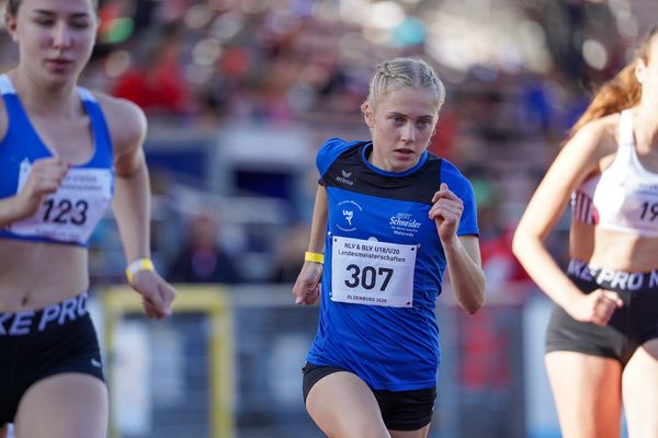 Ronja Funck (TV Jahn Walsrode) am 19.09.2020 waehrend den niedersaechsischen Leichtathletik-Landesmeisterschaften U18/U20 im Stadion am Marschweg in Oldenburg (Tag 1)