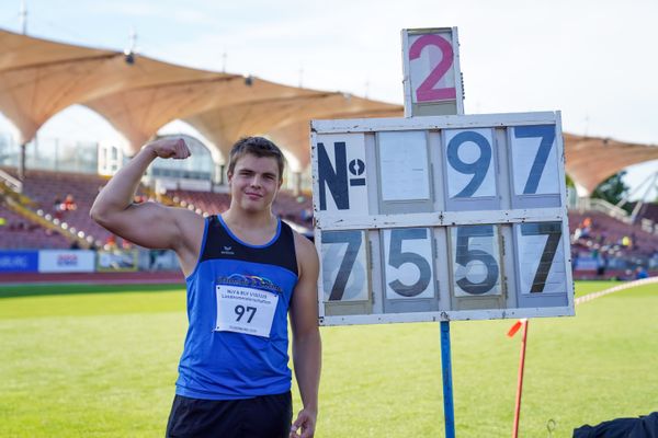 Max Dehning (LG Celle-Land) am 19.09.2020 waehrend den niedersaechsischen Leichtathletik-Landesmeisterschaften U18/U20 im Stadion am Marschweg in Oldenburg (Tag 1)