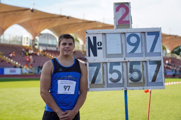 Max Dehning (LG Celle-Land) am 19.09.2020 waehrend den niedersaechsischen Leichtathletik-Landesmeisterschaften U18/U20 im Stadion am Marschweg in Oldenburg (Tag 1)