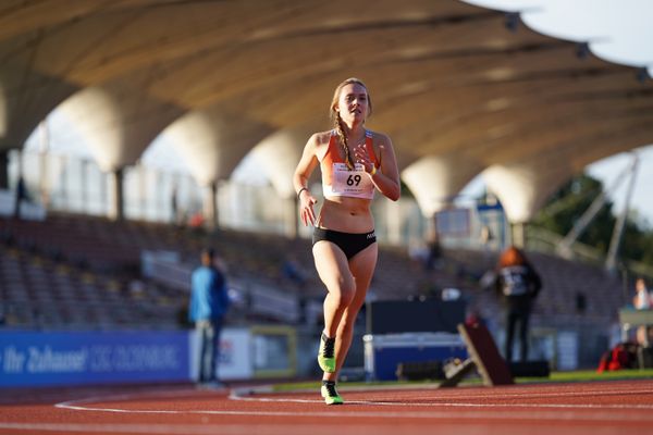 Jasmin Wegener (Hannover Athletics) ueber 3000m am 19.09.2020 waehrend den niedersaechsischen Leichtathletik-Landesmeisterschaften U18/U20 im Stadion am Marschweg in Oldenburg (Tag 1)