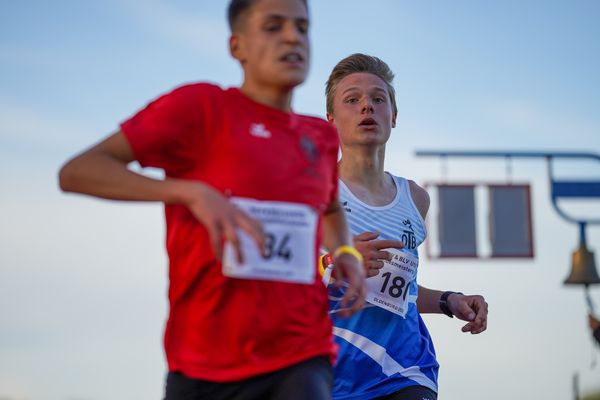 Jonas Kulgemeyer (OTB Osnabrueck) ueber 3000m am 19.09.2020 waehrend den niedersaechsischen Leichtathletik-Landesmeisterschaften U18/U20 im Stadion am Marschweg in Oldenburg (Tag 1)