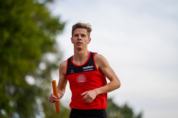 Steffen Riesenpatt (LG Osnabrueck) am 02.10.2020 im Sportpark Gretesch beim Staffelwettkampf der LG Osnabrueck