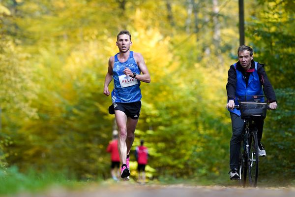 Felix Ledwig (LAC Olympia 88 Berlin) am 25.10.2020 beim BLN 42195 Halbmarathon & Marathon in Bernoewe (Stadt Oranienburg)