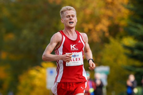 Alexander Hirschhaeuser (ASC Breidenbach) am 25.10.2020 beim BLN 42195 Halbmarathon & Marathon in Bernoewe (Stadt Oranienburg)