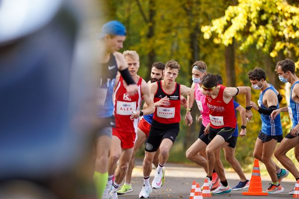 Steffen Riestepatt (LG Osnabrueck) am 25.10.2020 beim BLN 42195 Halbmarathon & Marathon in Bernoewe (Stadt Oranienburg)