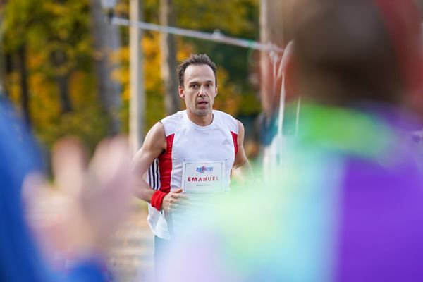 Emanuel Heitlinger (Berlin Social Runners) am 25.10.2020 beim BLN 42195 Halbmarathon & Marathon in Bernoewe (Stadt Oranienburg)