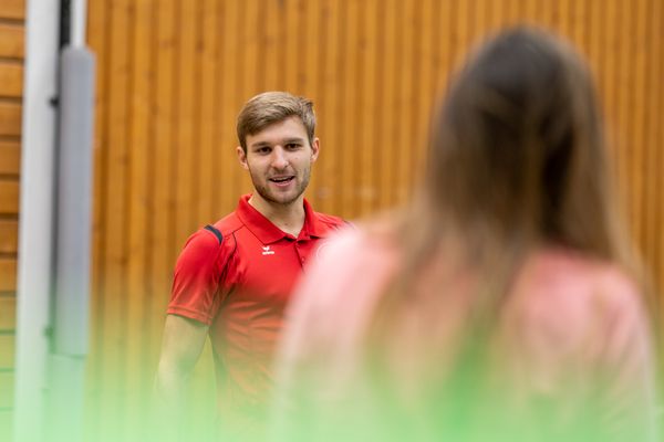 Fabian Dammermann (LG Osnabrueck) am 14.12.2020 beim SAT.1 Dreh: Training in Coronazeiten.