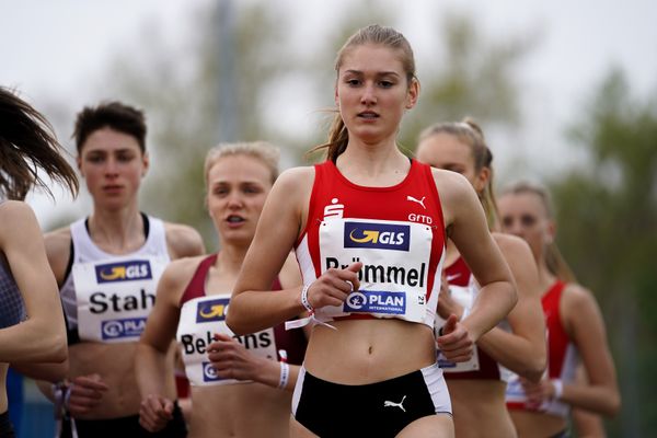 Rahel Broemmel (LG Olympia Dortmund) am 01.05.2021 waehrend der Deutschen Meisterschaften Langstrecke im Otto-Schott-Sportzentrum in Mainz