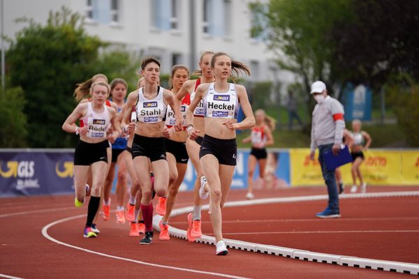 Emma Heckel (LG TELIS FINANZ Regensburg) am 01.05.2021 waehrend der Deutschen Meisterschaften Langstrecke im Otto-Schott-Sportzentrum in Mainz