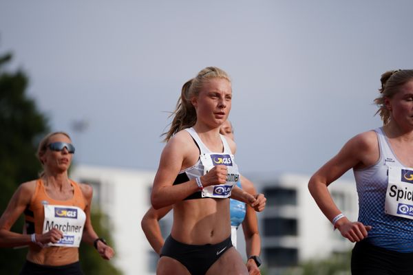 Sophie Kretschmer (LAC Aschersleben) am 01.05.2021 waehrend der Deutschen Meisterschaften Langstrecke im Otto-Schott-Sportzentrum in Mainz