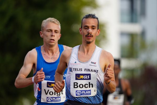 Simon Boch (LG TELIS FINANZ Regensburg) am 01.05.2021 waehrend der Deutschen Meisterschaften Langstrecke im Otto-Schott-Sportzentrum in Mainz