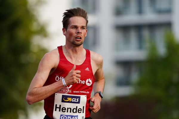 Sebastian Hendel (LG Braunschweig) am 01.05.2021 waehrend der Deutschen Meisterschaften Langstrecke im Otto-Schott-Sportzentrum in Mainz