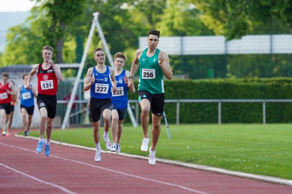 Auf der Zielgeraden: Fabian Riegelsberger (SV Werder Bremen), Jenning Faerber (SV Brackwede), Lasse Timmerhans (SV Brackwede) und Andre Rohling (LG Osnabrueck) am 29.05.2021 waehrend des Frank Ruediger Sportfestes auf dem Carl-Starcke-Platz in Melle