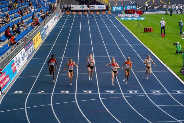 100m Vorlauf mit Yasmin Kwadwo (LC Paderborn), Jennifer Montag (TSV Bayer 04 Leverkusen), Talea Prepens (TV Cloppenburg), Sophia Junk (LG Rhein-Wied), Tatjana Pinto (LC Paderborn), Marina Scherzl (LG Kreis Dachau) am 05.06.2021 waehrend den deutschen Leichtathletik-Meisterschaften 2021 im Eintracht-Stadion in Braunschweig