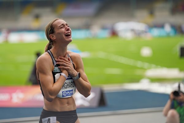 Alexandra Burghardt (LG Gendorf Wacker Burghausen) freut sich ueber ihren Titel und die Olympianorm am 05.06.2021 waehrend den deutschen Leichtathletik-Meisterschaften 2021 im Eintracht-Stadion in Braunschweig