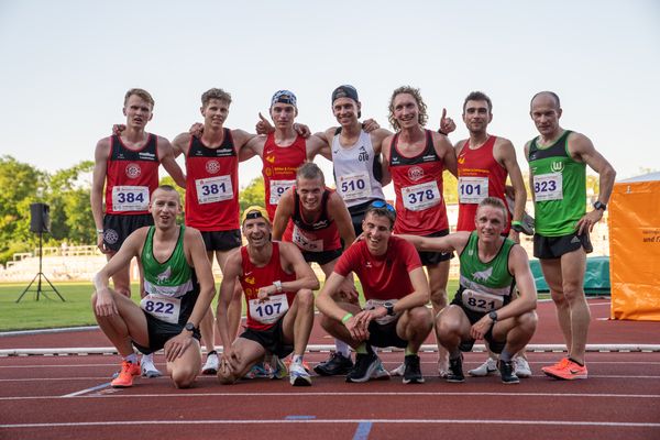 Die 5000m Laeufer: V.l.n.r.; Linus Vennemann (LG Osnabrueck), Steffen Hannich (VfL Wolfsburg), Steffen Riesenpatt (LG Osnabrueck), Dominik Schrader (Braunschweiger Laufclub), David Brecht (Braunschweiger Laufclub), Nils Huhtakangas (LG Osnabrueck), Nicolai Riechers (OTB Osnabrueck), Bastian Martschausky (DSC Oldenburg)  Felix Nadeborn (LG Osnabrueck), Mattia Guglielmi (Braunschweiger Laufclub), Marc Guenther (VfL Wolfsburg), Valentin Harwardt (VfL Wolfsburg) am 19.06.2021 waehrend den NLV + BLV Landesmeisterschaften im Jahnstadion in Göttingen