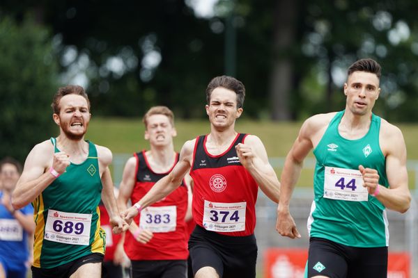 Fabian Riegelsberger (SV Werder Bremen), Robin Zernick (TuS Bothfeld)  und Marvin Dierker (LG Osnabrueck) ueber 800m am 20.06.2021 waehrend den NLV + BLV Landesmeisterschaften im Jahnstadion in Göttingen