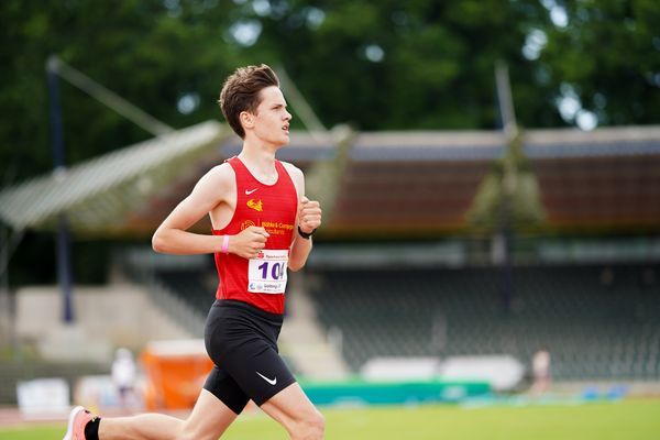 Tim Kalies (Braunschweiger Laufclub) ueber 1500m am 20.06.2021 waehrend den NLV + BLV Landesmeisterschaften im Jahnstadion in Göttingen