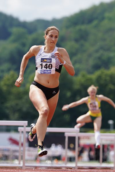 Elena Kelety (LT DSHS Koeln), Melanie Boehm (LG Neckar-Enz) am 26.06.2021 waehrend den deutschen U23 Leichtathletik-Meisterschaften 2021 im Stadion Oberwerth in Koblenz