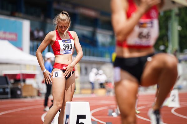 Luna Thiel (VfL Eintracht Hannover) vor dem 400m Vorlauf am 26.06.2021 waehrend den deutschen U23 Leichtathletik-Meisterschaften 2021 im Stadion Oberwerth in Koblenz