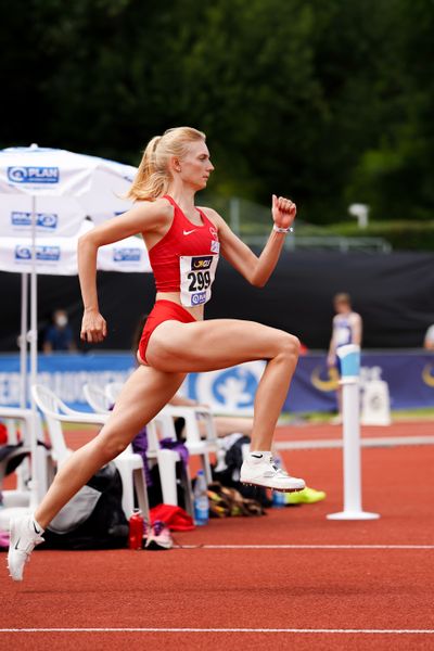 Bianca Stichling (TSV Bayer 04 Leverkusen) im Hochsprung am 26.06.2021 waehrend den deutschen U23 Leichtathletik-Meisterschaften 2021 im Stadion Oberwerth in Koblenz