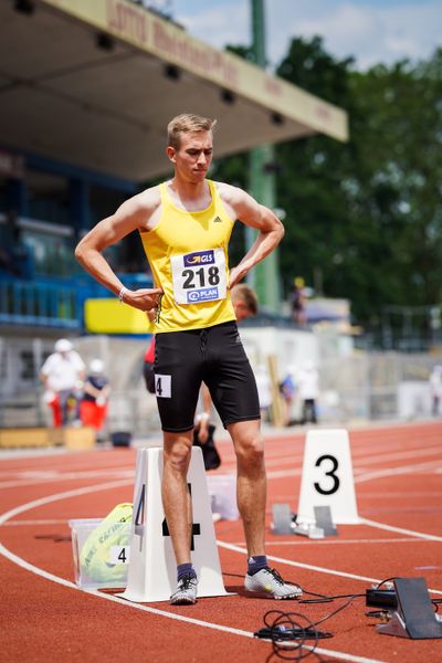 Luis Oberbeck (LG Goettingen) vor dem 400m Vorlauf am 26.06.2021 waehrend den deutschen U23 Leichtathletik-Meisterschaften 2021 im Stadion Oberwerth in Koblenz