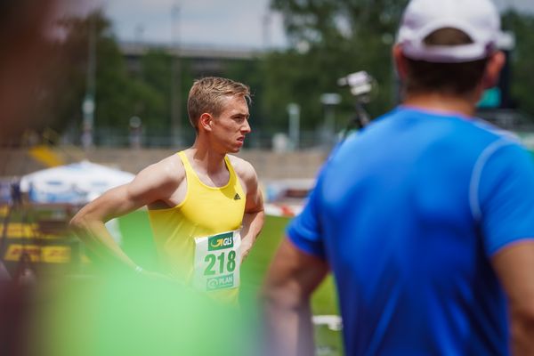 Luis Oberbeck (LG Goettingen) vor dem 400m Vorlauf am 26.06.2021 waehrend den deutschen U23 Leichtathletik-Meisterschaften 2021 im Stadion Oberwerth in Koblenz