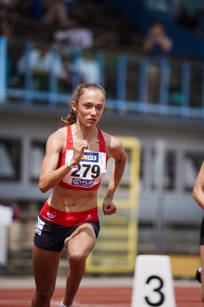 Sarah Fleur Schulze (VfL Eintracht Hannover) im 800m Vorlauf am 26.06.2021 waehrend den deutschen U23 Leichtathletik-Meisterschaften 2021 im Stadion Oberwerth in Koblenz