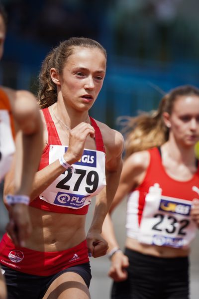 Sarah Fleur Schulze (VfL Eintracht Hannover) im 800m Vorlauf am 26.06.2021 waehrend den deutschen U23 Leichtathletik-Meisterschaften 2021 im Stadion Oberwerth in Koblenz