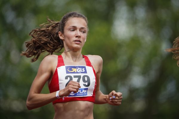 Sarah Fleur Schulze (VfL Eintracht Hannover) im 800m Vorlauf am 26.06.2021 waehrend den deutschen U23 Leichtathletik-Meisterschaften 2021 im Stadion Oberwerth in Koblenz