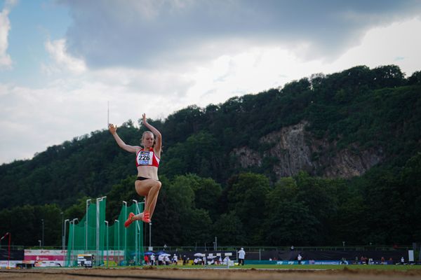 Emmelie Paris (Schweriner SC) im Dreisprung am 26.06.2021 waehrend den deutschen U23 Leichtathletik-Meisterschaften 2021 im Stadion Oberwerth in Koblenz