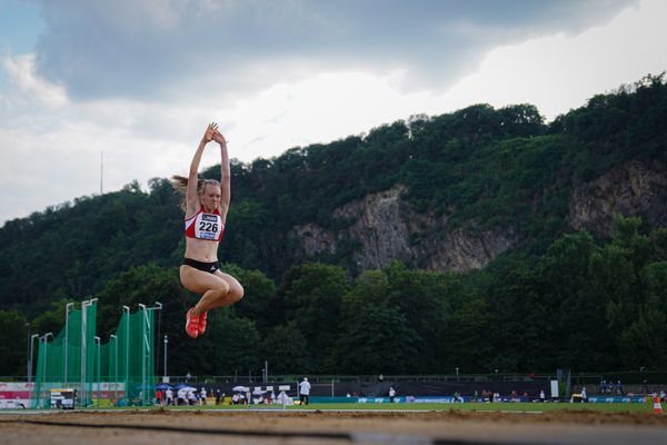 Emmelie Paris (Schweriner SC) im Dreisprung am 26.06.2021 waehrend den deutschen U23 Leichtathletik-Meisterschaften 2021 im Stadion Oberwerth in Koblenz