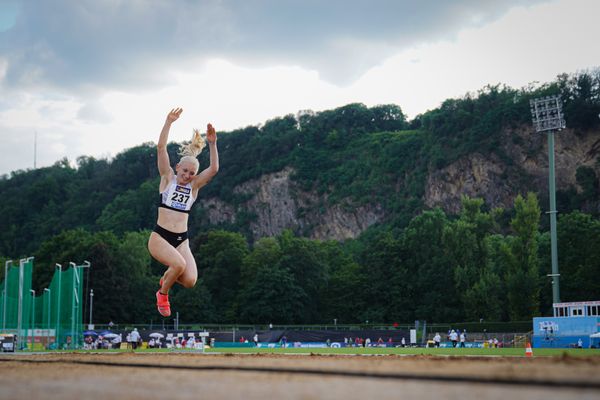 Anna Reisch (TB Bad Cannstatt) im Dreisprung am 26.06.2021 waehrend den deutschen U23 Leichtathletik-Meisterschaften 2021 im Stadion Oberwerth in Koblenz