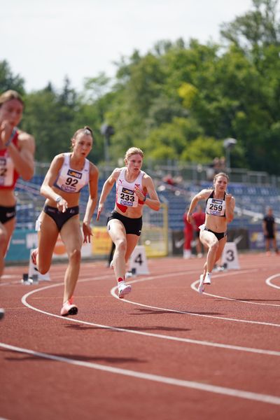 Sabrina Hafner (LG TELIS FINANZ Regensburg), Talea Prepens (TV Cloppenburg), Marina Scherzl (LG Kreis Dachau) am 27.06.2021 waehrend den deutschen U23 Leichtathletik-Meisterschaften 2021 im Stadion Oberwerth in Koblenz