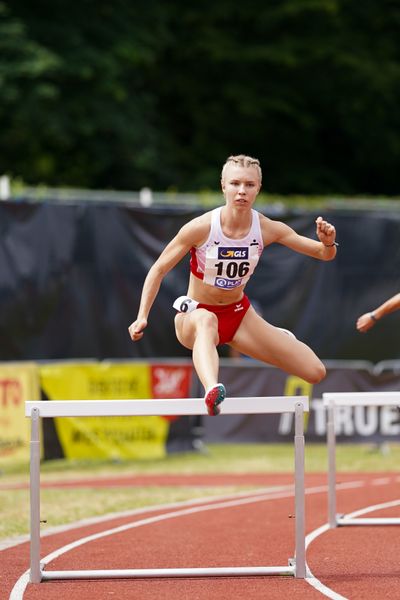 Viviane Heilmann (Sportclub Magdeburg) im 400m Huerden Finale am 27.06.2021 waehrend den deutschen U23 Leichtathletik-Meisterschaften 2021 im Stadion Oberwerth in Koblenz