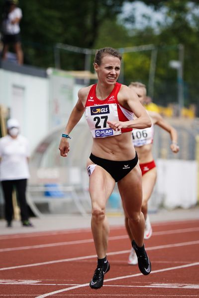 Melanie Boehm (LG Neckar-Enz) im 400m Huerden Finale am 27.06.2021 waehrend den deutschen U23 Leichtathletik-Meisterschaften 2021 im Stadion Oberwerth in Koblenz