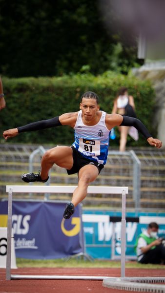 Jordan Gordon (OTB Osnabrueck) im 400m Huerden Finale am 27.06.2021 waehrend den deutschen U23 Leichtathletik-Meisterschaften 2021 im Stadion Oberwerth in Koblenz